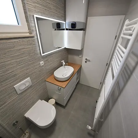 펜션 Modern House Nikolina With Jacuzzi