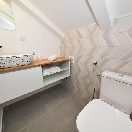 Сasa de vacaciones Modern House Nikolina With Jacuzzi