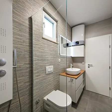 Modern House Nikolina With Jacuzzi Prázdninový dům